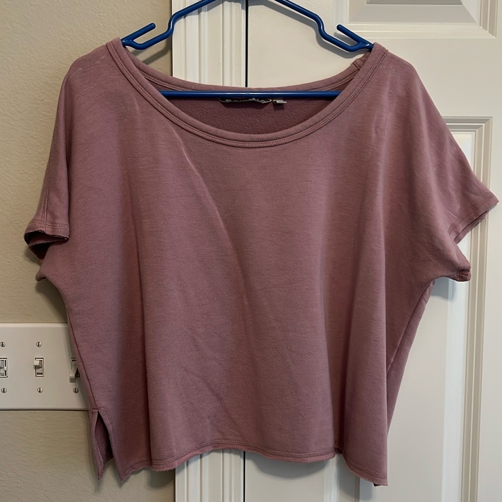 flowy athleta workout top